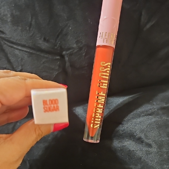 Jeffree Star Supreme Gloss - Vivid Red - Picture 1 of 2